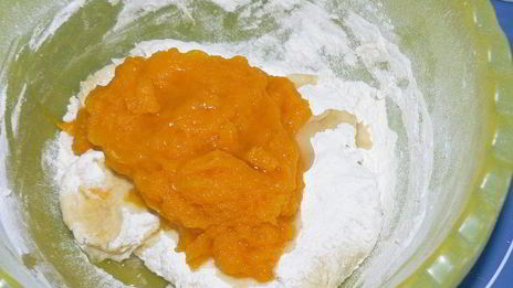 тыквенный хлеб с тыквенными семечками