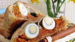 Конвертики с морковью и яйцами