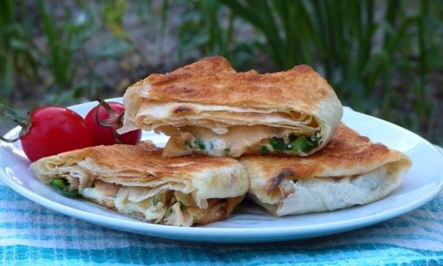 Рецепт конвертиков из лаваша с сыром и зеленью