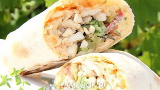 Лаваш с курицей и овощами