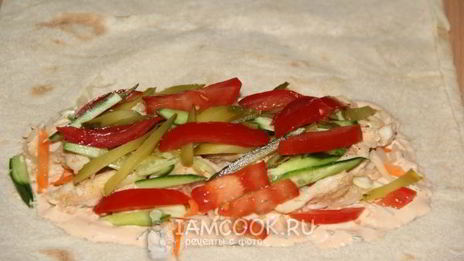 лаваш с курицей и овощами