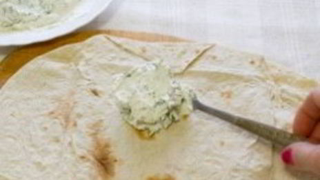 лаваш с начинкой из творога и зелени