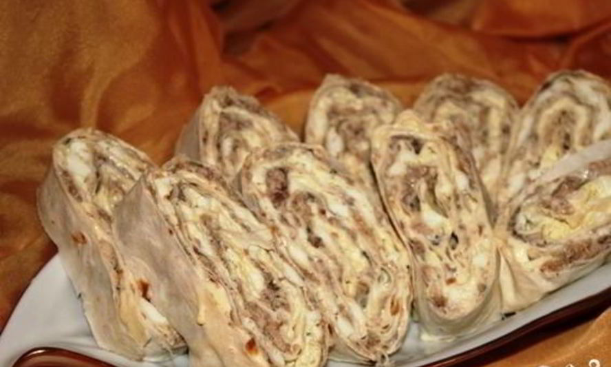 Рецепт лаваша с сайрой, яйцами и сыром