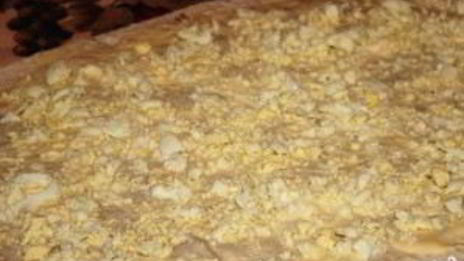 лаваш с сайрой, яйцами и сыром