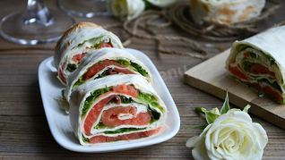 Лаваш с семгой и зеленью