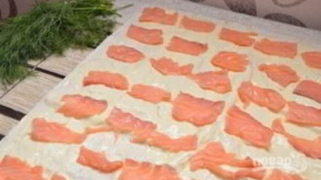 лаваш с сыром, и семгой, и зеленью