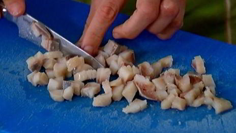 лаваш с яйцом, селедкой и зеленью