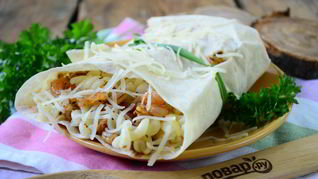 Паста с креветками в лаваше