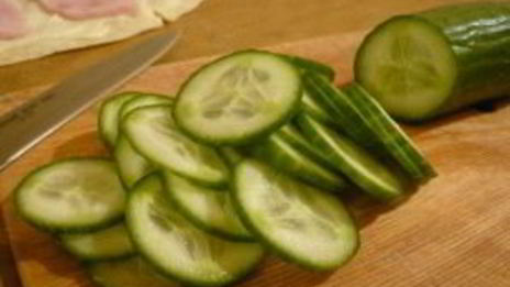 рулетики из лаваша с семгой и ветчиной