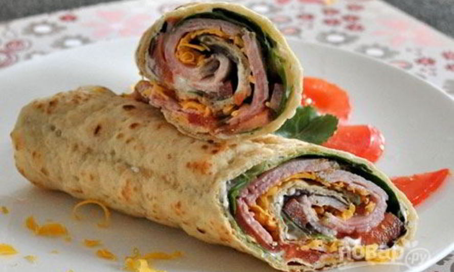 Рецепт рулетиков из лаваша с ветчиной