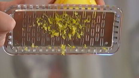 сардинки с легким салатом и чипсами из лаваша