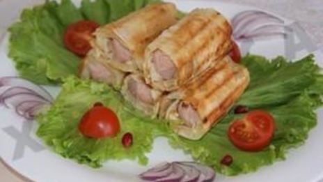 сосиски в лаваше с сыром и картошкой