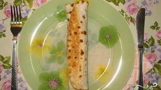 Сосиски в лаваше жареные