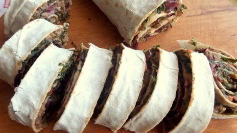 закуска из фасоли в лаваше сытная