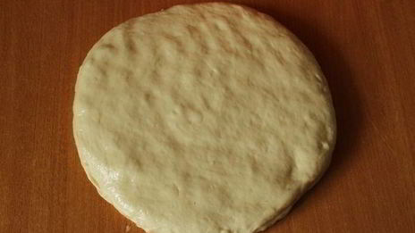 фокачча с маслинами и орегано