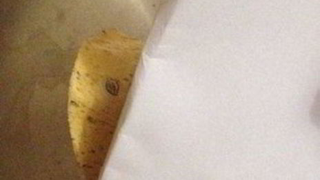 кусочки курицы в индийской лепешке с манго и лаймовой заправкой