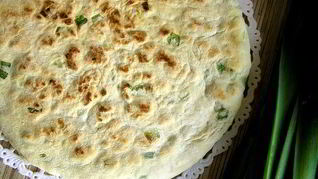 Лепешка с зеленым луком