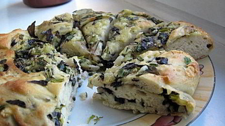 лепешка с зеленью и моцареллой