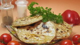 Лепешки Чапати с начинкой