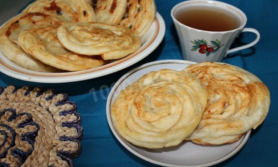 Рецепт лепешек из слоеного теста катлама