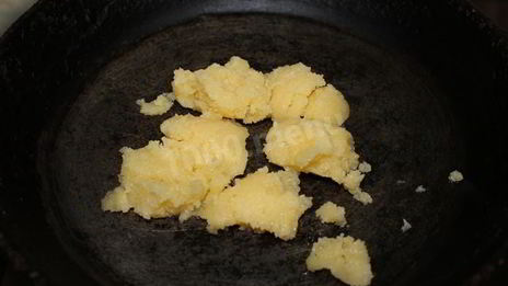 лепешки из слоеного теста катлама