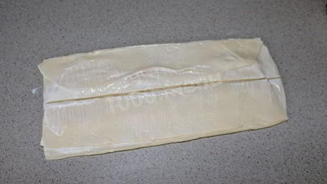 лепешки из слоеного теста катлама