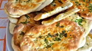 Лепешки с чесноком и зеленью