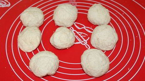 лепешки с мукой, брынзой и моцареллой