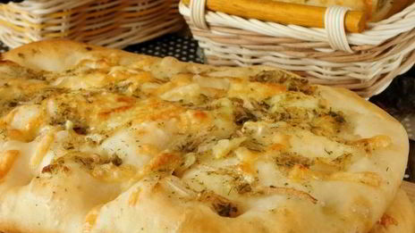 луковая лепешка в духовке