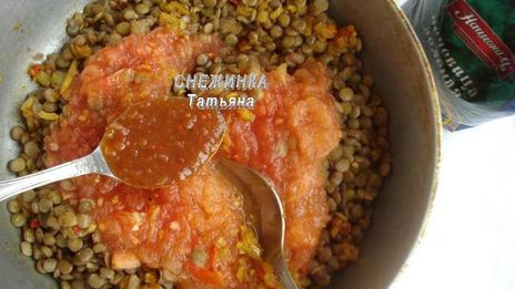 постное карри из чечевицы с чечевичными лепешками