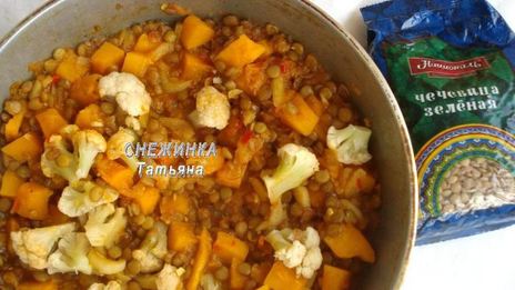 постное карри из чечевицы с чечевичными лепешками