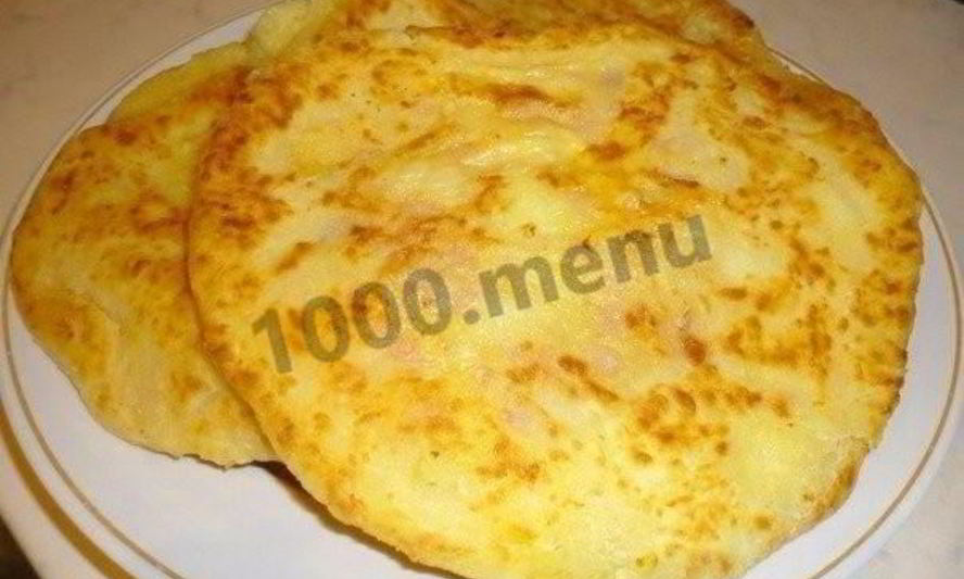 Рецепт сырных лепешек на кефире с ветчиной