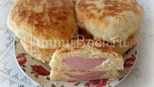 Творожно-сырные лепешки с колбаской