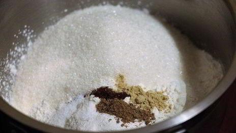 ароматные маффины с яблоками и изюмом