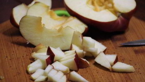 ароматные маффины с яблоками и изюмом