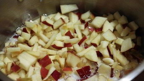 ароматные маффины с яблоками и изюмом