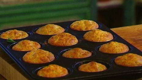 маффины с кабачком, сыром и мятой