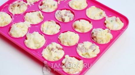 маффины с колбасой и сыром