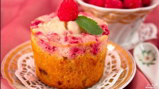 Маффины с малиновым кремом