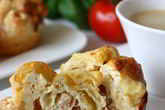Маффины с сыром и ветчиной в слоеном тесте
