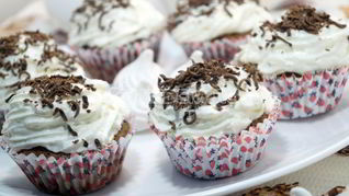 Маффины с вишней и шоколадом