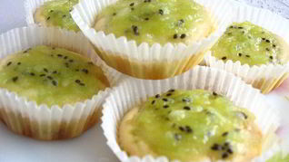 Маффины Весенние с киви и белым шоколадом