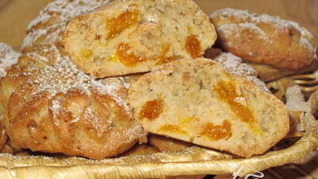 постные яблочные маффины с курагой