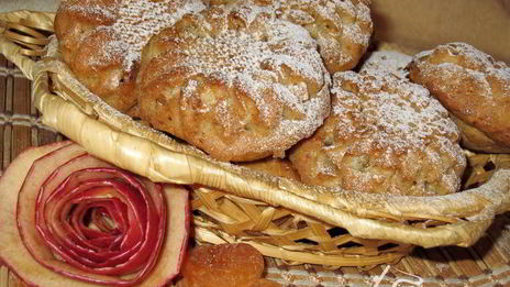 постные яблочные маффины с курагой