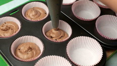 шоколадные маффины с бананом