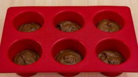 шоколадные маффины с вареной сгущенкой