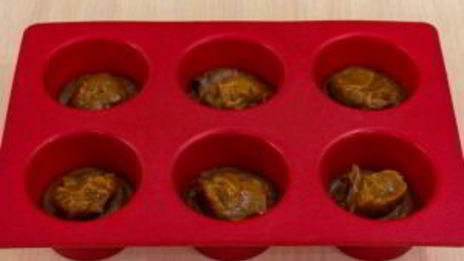 шоколадные маффины с вареной сгущенкой