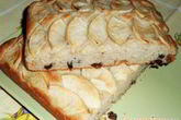 Манник с яблоками и орехами