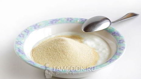 манник шоколадный с финиками и миндалем