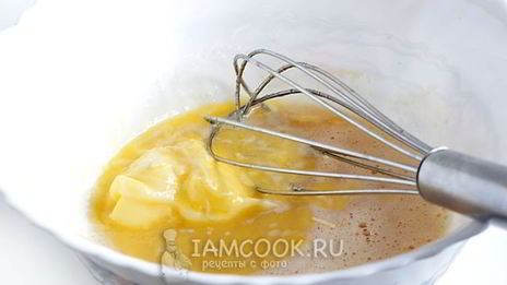 манник шоколадный с финиками и миндалем